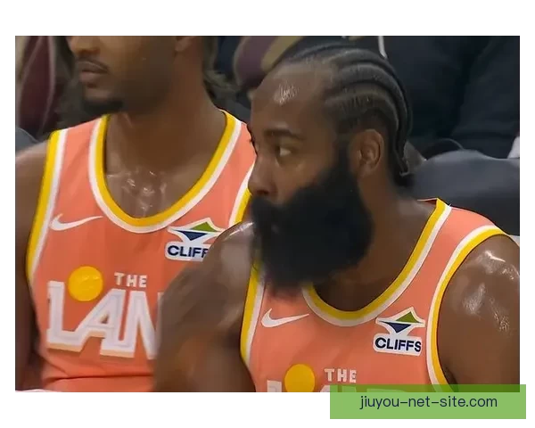 哈登26分7助复仇魔术献骑士首扣篮 末节5中0险遭逆转背锅